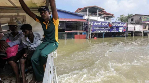 Güney Asya'da Sel ve Toprak Kaymaları Can Aldı