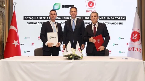 Bakan Bayraktar Avrupa'ya LNG Depolama Çağrısı Yaptı