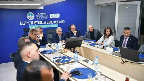 Kayseri'de Başkan Büyükkılıç'tan Teknik Buluşma