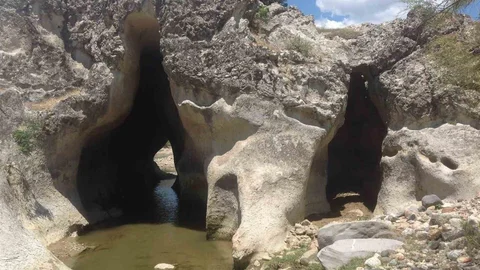 Delikli Bent Selendi'de Keşfedilmeyi Bekliyor