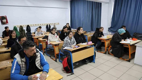 Kırşehir'de Engelli Bireyler KPSS İçin Eğitim Alıyor