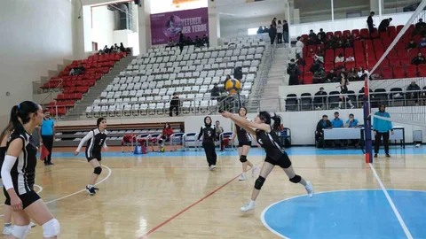Erzincan'da Voleybol Final Müsabakaları
