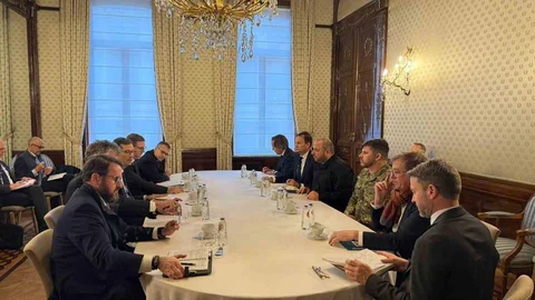 Brüksel'de Barış Müzakereleri Yapıldı