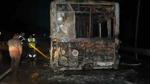 Arnavutköy'de İETT Otobüsü Yandı