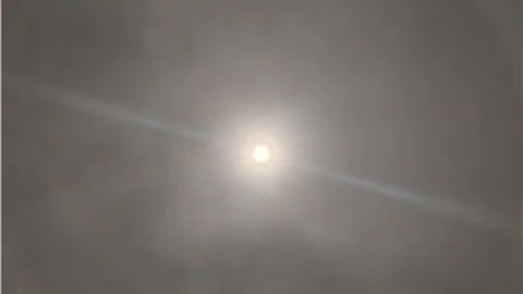 Ay Halesi Mersin’de Görüldü: Gökyüzünde Muhteşem Çember Herkesin Telefonuna Yansıdı