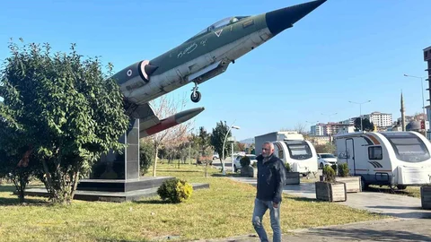 Selçuk Bayraktar'a Şarkılı Destek Trabzon'dan Geldi