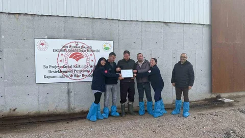 Mahmudiye’de İlk Ari İşletme Sertifikası Verildi