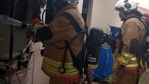 Defne'de Kontenyer Yangını Kontrol Altına Alındı