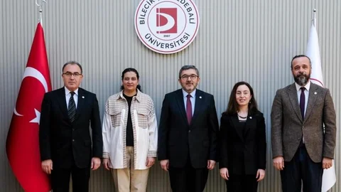 Bilecik'te Bilim Hizmet Ödülü Verildi