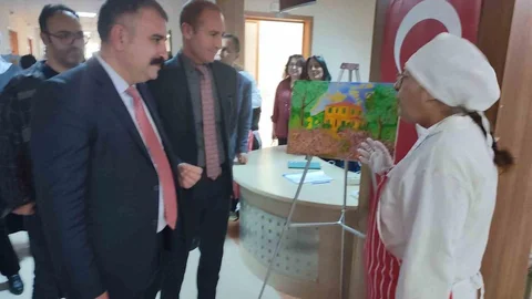 Özel Bireylerin Eserleri Sergilendi