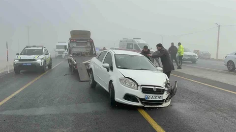 Tatvan'da Zincirleme Kaza Oluştu
