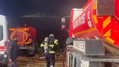 Şanlıurfa'da Pamuk Fabrikasında Yangın Çıktı