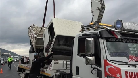 Muğla'da otobüs-kamyonet kazası