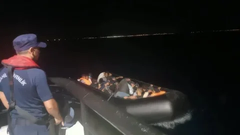 Ayvalık’ta 23 Düzensiz Göçmen Yakalandı