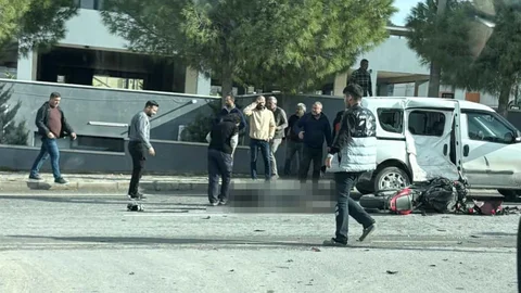 Çeşme'de Motosiklet Kazası İki Can Aldı