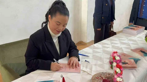 Engelli Ümmühan'ın İlk Kitabı Erdoğan’a Yazıldı