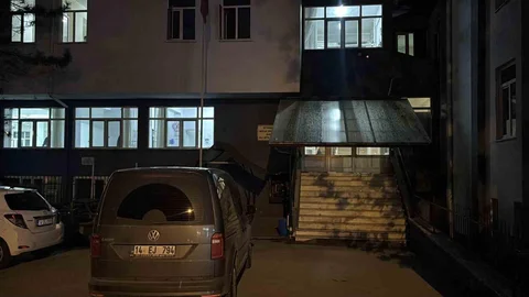 Bolu'da Lise Öğrencisi Kendini Yaraladı