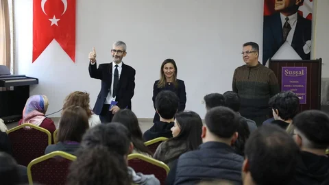 Rektör Özen, Öğrencilerle Buluştu