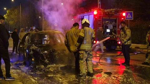 Küçükçekmece'de Otomobil Yangını