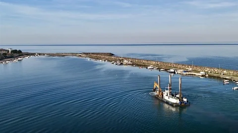 Kurupelit Marina'da Deniz Temizliği Yapıldı
