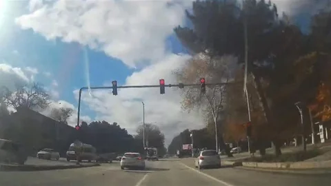 Elazığ’da hatalı şerit değiştirme kazaya neden oldu