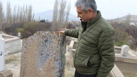 Kayseri'deki Gizemli Mezarlık Taşı
