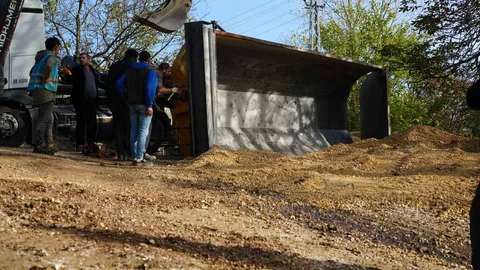 Kocaeli'de Kamyon Kazası Yaşandı