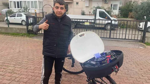 Bayram Efe'nin Müzik Sevgisi Bisikletinde Yaşanıyor