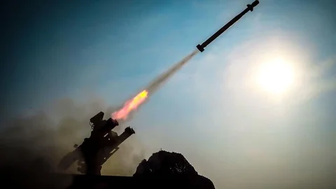 İran’dan Umman Denizi’nde füze atışı