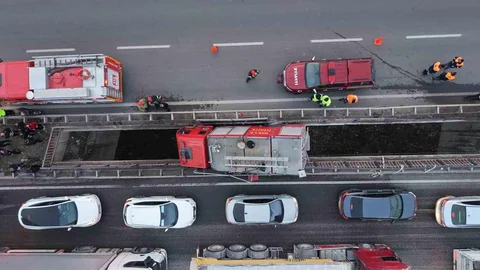 Kırıkkale'de İtfaiye Aracı Sıkıştı