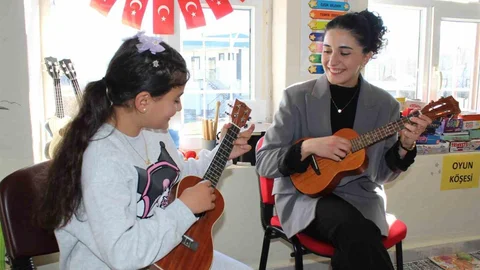 Bingöl'deki Tek Öğretmen ve Dört Öğrenci