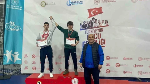 İhlas Koleji Güreş Takımı İstanbul'da Başarı Elde Etti