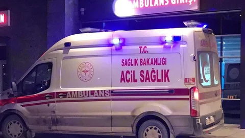 Bilecik'te Otobüs ve Otomobil Çarpıştı