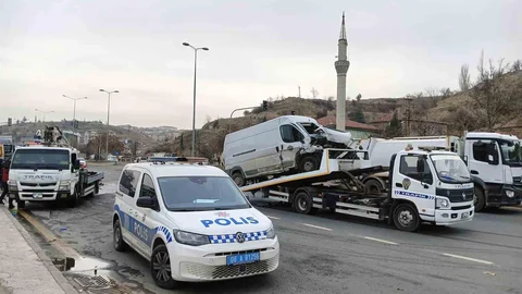 Ankara'da Trafik Kazası: 1 Ölü, 3 Yaralı
