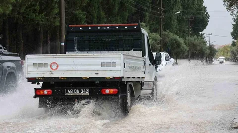 Muğla'da Kavakçalı Mahallesi'ne Yağış Düştü