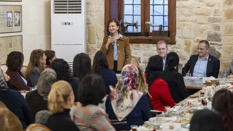 Vahap ve Meral Seçer’den Kadın Muhtarlara Moral Ziyareti: " Birlikte Daha Güçlüyüz "