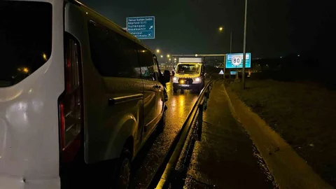 Eyüpsultan’da yağış nedeniyle 7 araç birbirine girdi: 2 yaralı