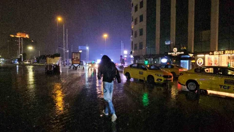 İstanbul'da Sarı Kodlu Sağanak Yağışlar Başladı