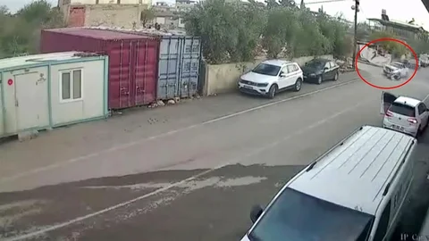 Hatay'da Motosiklet Kazası Anları Kamerada