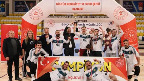 Bayburt'ta Voleybol Turnuvası Şampiyonu Belli Oldu