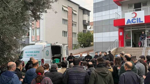 Manisa'da Ameliyat Sırasında Kalp Krizi Geçiren Doktor Hayatını Kaybetti