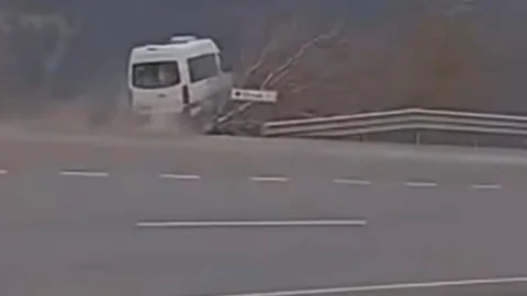 Gaziantep'te Tarım İşçilerini Taşıyan Minibüs Kaza Yaptı