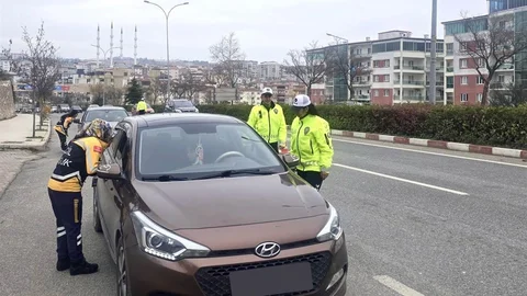 Bilecik’te Ambulans İçin Yol Verme Uyarısı