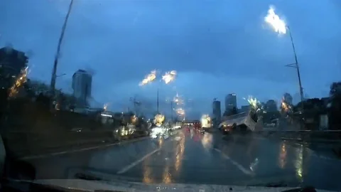 Maltepe'de Minibüs Devrildi, 11 Yaralı