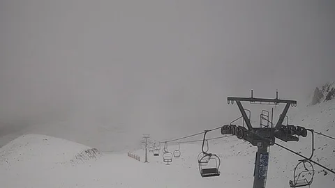 Davraz Kayak Merkezi'ne İlk Kar Düştü