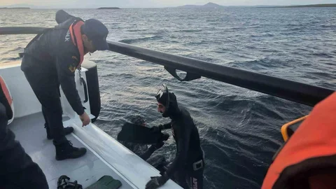 Çanakkale'de Karaya Oturan Tekne Kurtarıldı