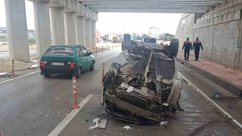 Kocahasanlı’da Sürücü Kontrolü Kaybetti, Takla Atan Araç Ters Döndü: 1 Yaralı