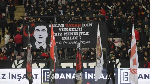 Eskişehirspor Taraftarından Duygusal Anma