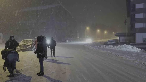 Uludağ'da Yoğun Kar Çalışmaları Devam Ediyor