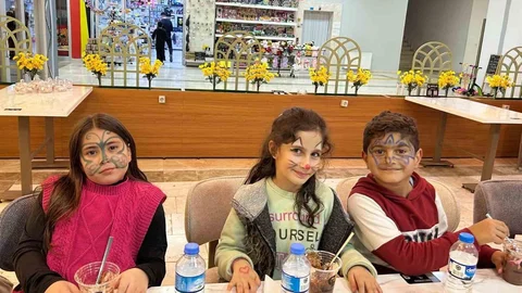 Patnos'ta Öğrenciler Oyun İzledi